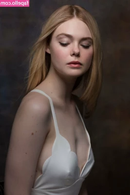 Elle Fanning [ elle-fanning ] - Happy weekend