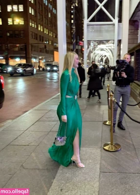Elle Fanning [ elle-fanning ] - cum lay your face right here