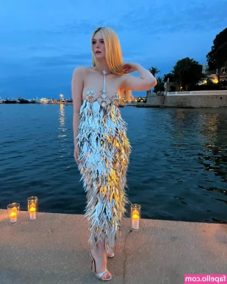 Elle Fanning [ elle-fanning ] - Double cheeked up 😛 part 1