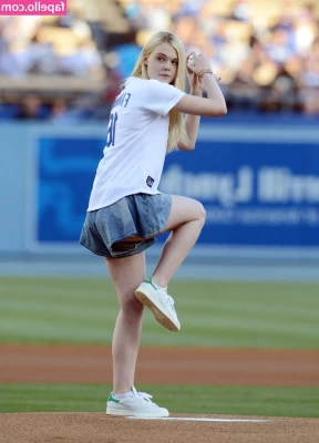 Elle Fanning [ elle-fanning ] - are you gonna rip these open and fuck me