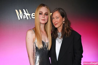 Elle Fanning [ elle-fanning ] - cover my face in your cum