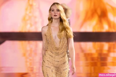 Elle Fanning [ elle-fanning ] - where my foot lovers at 🦶🏼😏