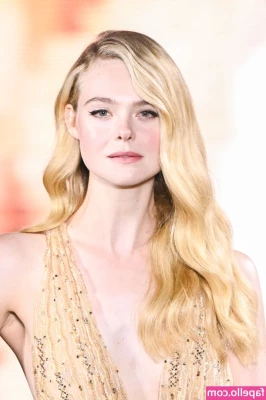 Elle Fanning [ elle-fanning ] - Who wants me to take my bra off