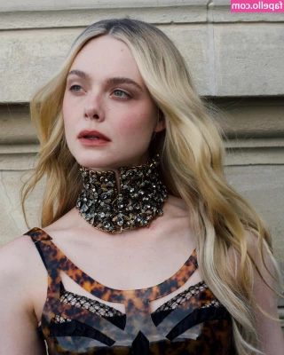 Elle Fanning [ elle-fanning ] - Wanna see more