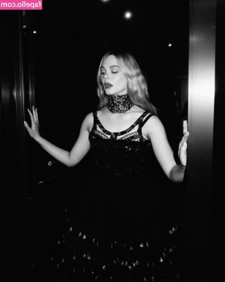 Elle Fanning [ elle-fanning ] - Sometimes when Mochi sleeps, his mouth is just left open and it’s
