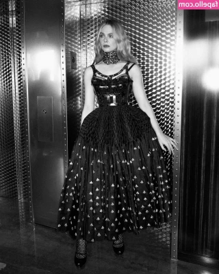 Elle Fanning [ elle-fanning ] - And a hump day classic