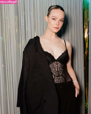 Elle Fanning [ elle-fanning ] - Come here bae