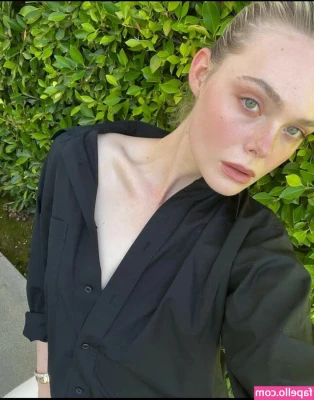 Elle Fanning [ elle-fanning ] - Nuovo completo trasparente