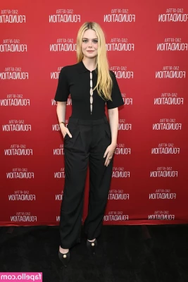 Elle Fanning [ elle-fanning ] - I love a late night dip part 1