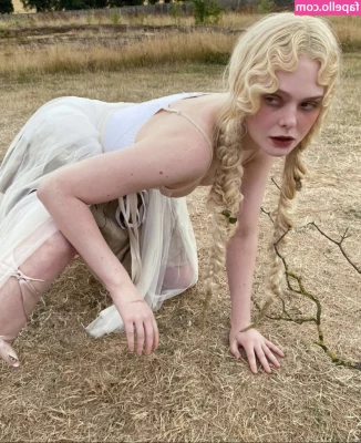 Elle Fanning [ elle-fanning ] - 😈💦💦 SEXTING