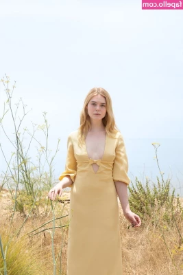 Elle Fanning [ elle-fanning ] - She s the beast she thinks she is