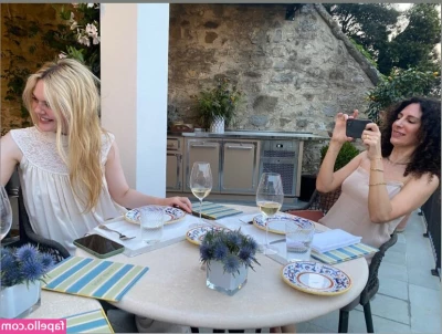 Elle Fanning [ elle-fanning ] - Bikini season babyyyy