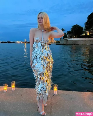 Elle Fanning [ elle-fanning ] - who wants to swallow