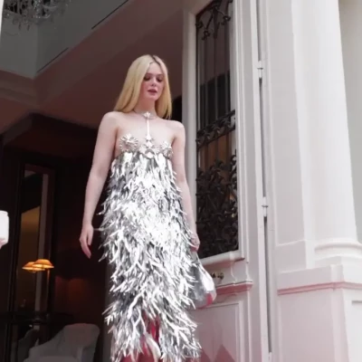 Elle Fanning [ elle-fanning ] - Quick booty shot at work today