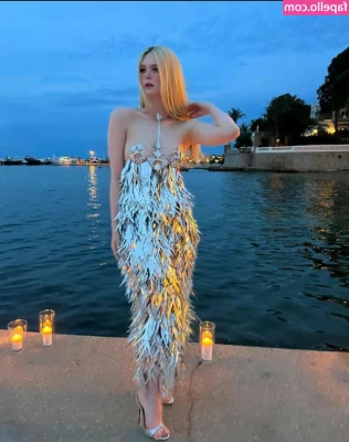 Elle Fanning [ elle-fanning ] - Kiss {muah!}