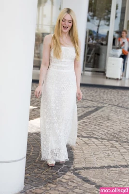 Elle Fanning [ elle-fanning ] - got a little bit creative here