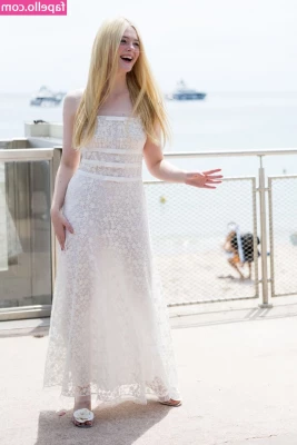Elle Fanning [ elle-fanning ] - What do you want to do with my long tongue? 👅🐍