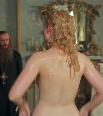 Elle Fanning [ elle-fanning ] - You like the view don't you? 🤭