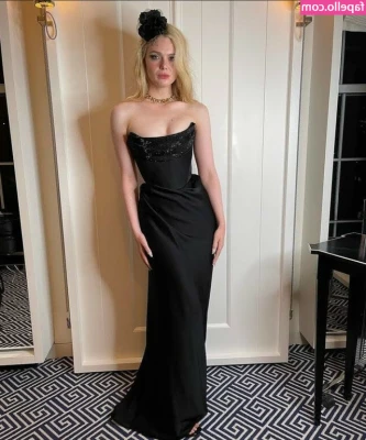Elle Fanning [ elle-fanning ] - 4 FREE VIDEOS UP NOW  https onlyfans com livinthedrama c1  NEW