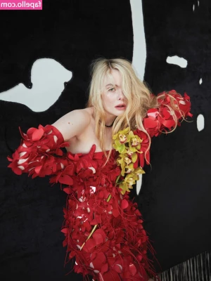 Elle Fanning [ elle-fanning ] - You know you were born to worship me~~~🤍🤍