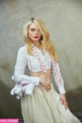 Elle Fanning [ elle-fanning ] - Another day of being black and beautiful, tip just for that 😚😂