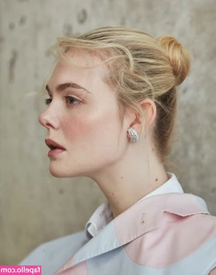 Elle Fanning [ elle-fanning ] - Do you think I make a good cat-woman 🐈‍⬛ sexynatgvip.com 🔞