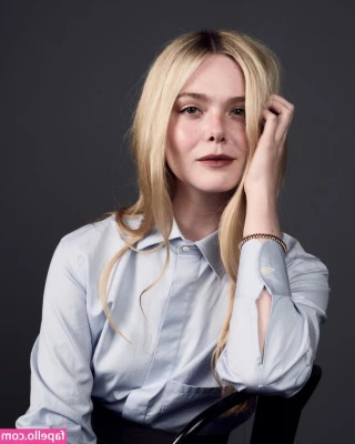 Elle Fanning [ elle-fanning ] - How is this angle