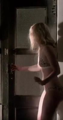 Elle Fanning [ elle-fanning ] - NUOVO VIDEO LESBO  Ci siamo prese  baciate  assaggiate  e non ci