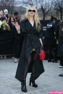Elle Fanning [ elle-fanning ] - #budapest #budavaripalace