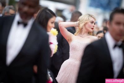 Elle Fanning [ elle-fanning ] - Do you like this view baby. Can I come and sit on your cock.