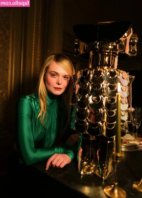 Elle Fanning [ elle-fanning ] - Happy December 1st