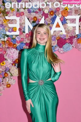 Elle Fanning [ elle-fanning ] - Buenas noches