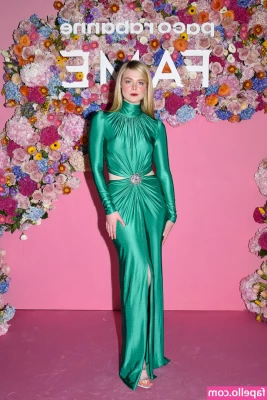 Elle Fanning [ elle-fanning ] - When she s cute AND good in bed