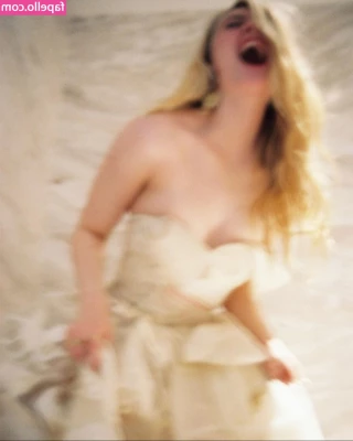 Elle Fanning [ elle-fanning ] - Frisky Friday   Absolutely FEELING myself in this lingerie