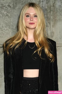 Elle Fanning [ elle-fanning ] - Teaser of my video of Tanya licking feet ASMR (8 min) 