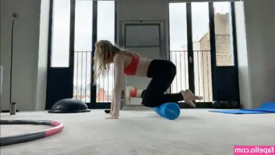 Elle Fanning [ elle-fanning ] - Just normal morning that s all