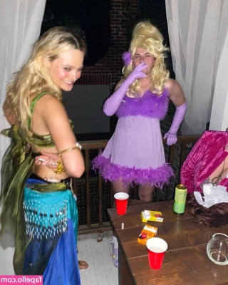 Elle Fanning [ elle-fanning ] - EXCLUSIVE AND UNCENSORED content IN MY ONLYF VIP