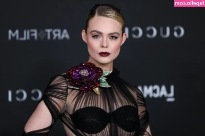 Elle Fanning [ elle-fanning ] - Happy Humpday Daddy    6 nudes