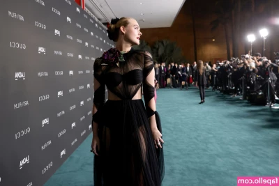 Elle Fanning [ elle-fanning ] - Ask for more