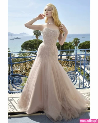 Elle Fanning [ elle-fanning ] - Who wants to see the full photoshoot