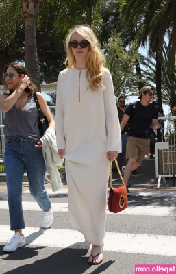 Elle Fanning [ elle-fanning ] - Yummy