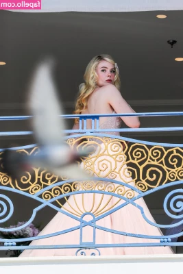 Elle Fanning [ elle-fanning ] - Drink my bath water