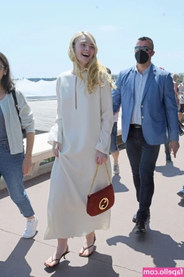 Elle Fanning [ elle-fanning ] - My Brazilian friend @larissasantoslima is offering a 3 month free