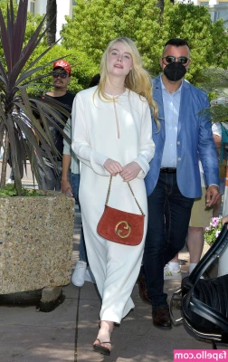 Elle Fanning [ elle-fanning ] - jajaja  la tercera es la buena   wryyyyyyryryryryyy