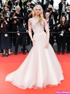 Elle Fanning [ elle-fanning ] - Hello  I am going to camp so may be out of cell service until  3pm