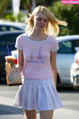 Elle Fanning [ elle-fanning ] - Hey there! Tip $5 if you’d make me yours 😊😊