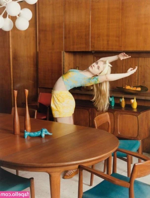 Elle Fanning [ elle-fanning ] - Do you prefer Legs 🆙 ?????