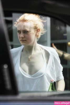 Elle Fanning [ elle-fanning ] - i look good in blue part 1