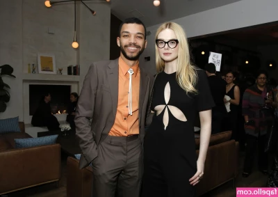 Elle Fanning [ elle-fanning ] - BONITO ATARDECER