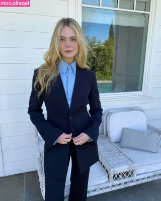 Elle Fanning [ elle-fanning ] - i look good in blue